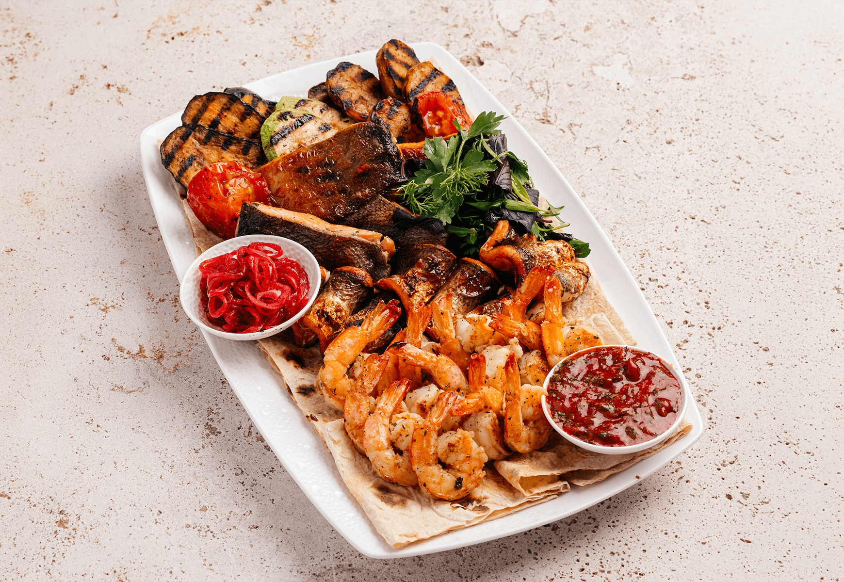 Grilled fish set with vegetables