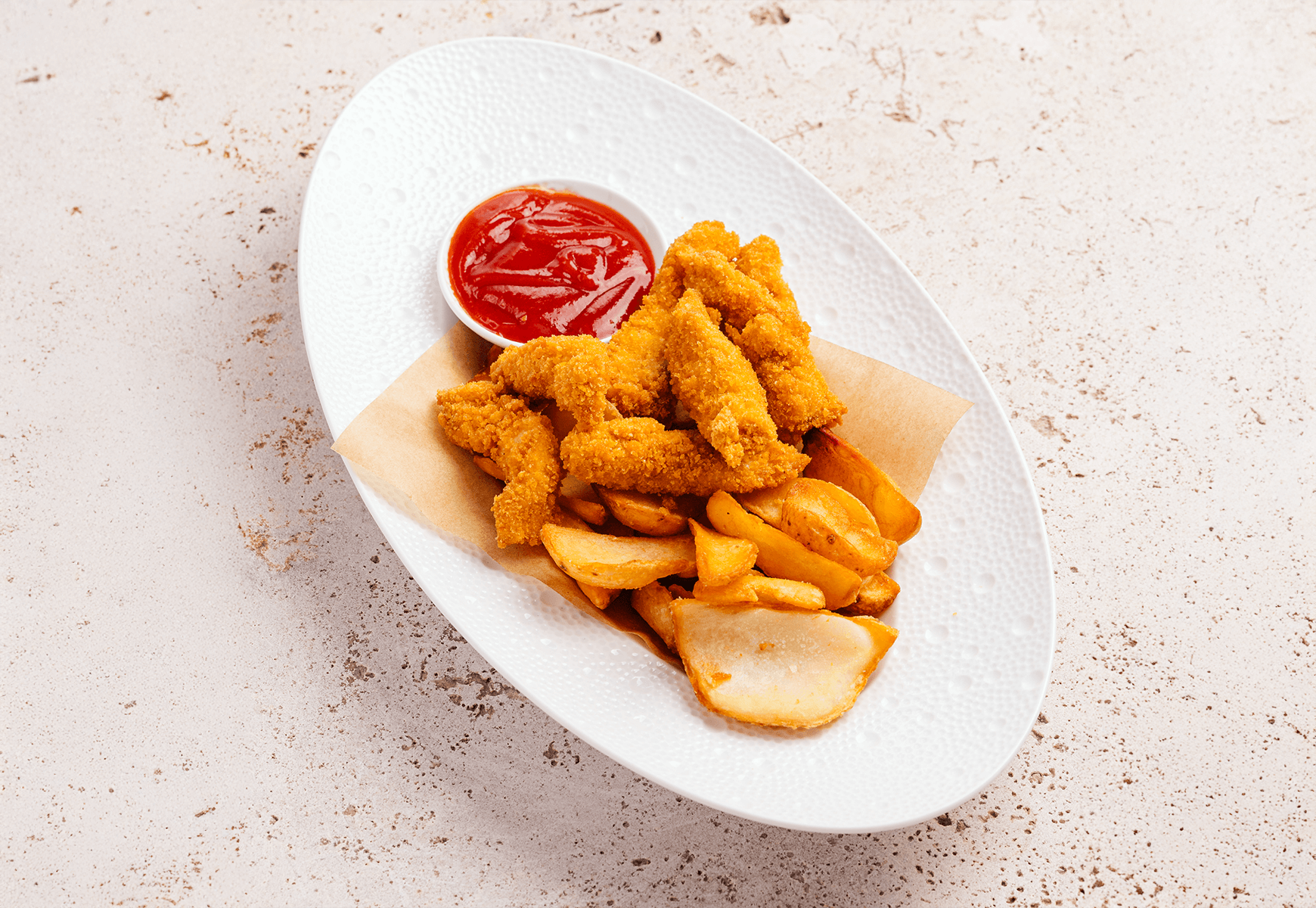 Chicken nuggets with fries