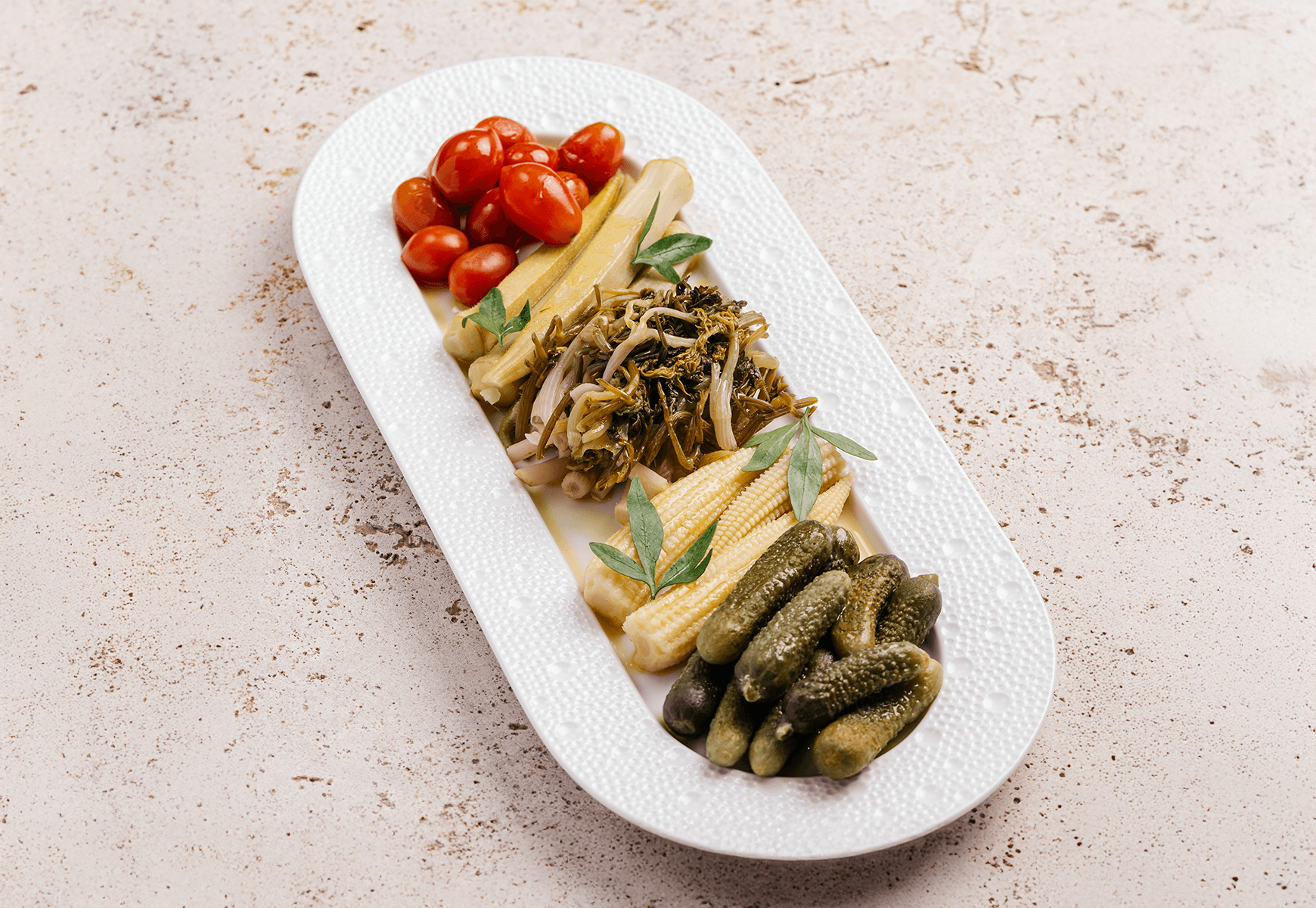 Ассорти маринованных овощей